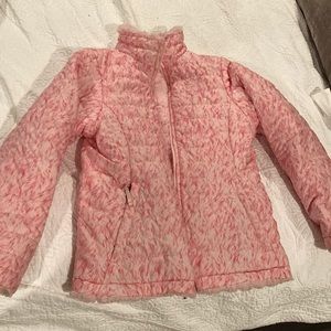 🌸girls size large (14-16) youth pink The North Face reversible jacket